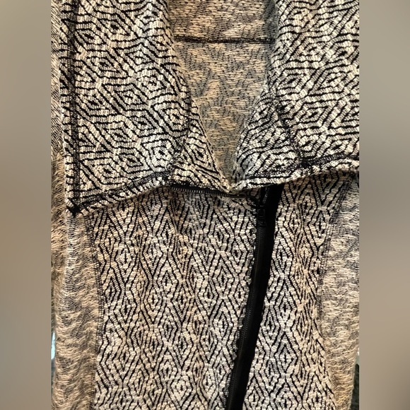 🔥🍀Lucky Brand women’s zip up cotton fleece jacket size L black/white. Quality! - Picture 5 of 5